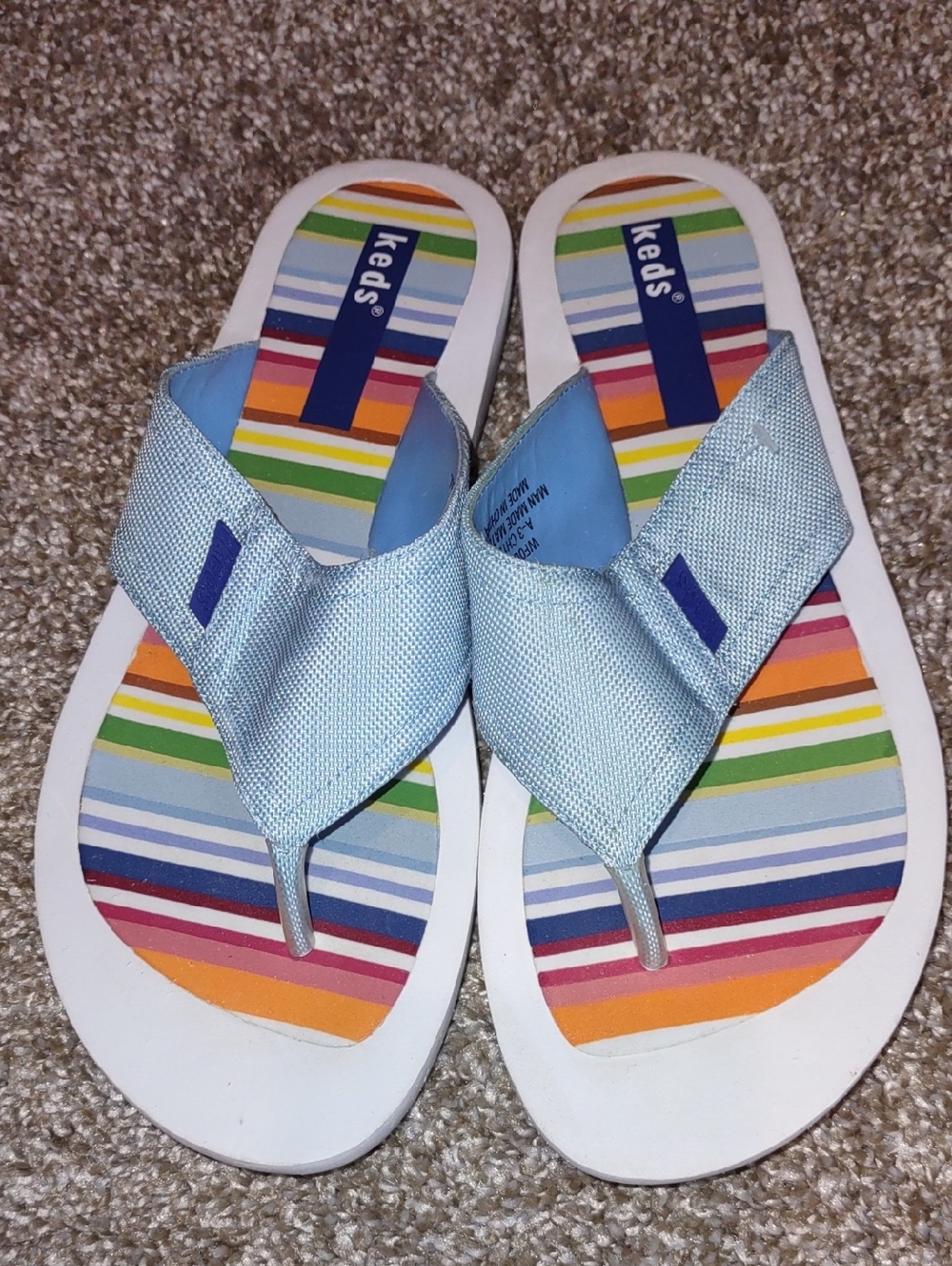 Keds Size 6M Light Blue Fabric Thong Slippers With Rainbow Stripe Footbed